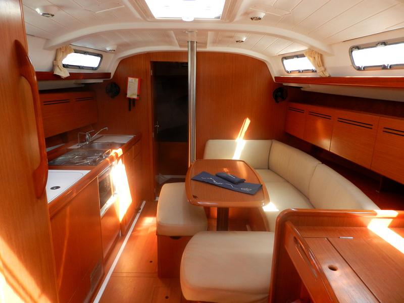 Book yachts online - sailboat - Cyclades 39 - Alize - rent