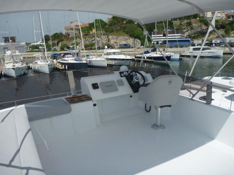 Book yachts online - powercatamaran - MY 37- 4. cab. - MareTortuga - rent
