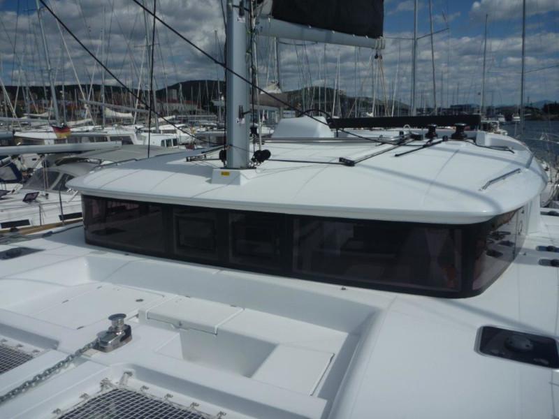 Book yachts online - catamaran - Lagoon 450  Flybridge (4+2 cab.) - Julius Casar III - rent