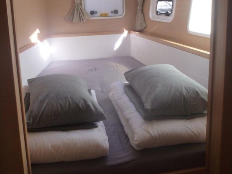 Book yachts online - catamaran - Lagoon 39 - Bumblebee - rent