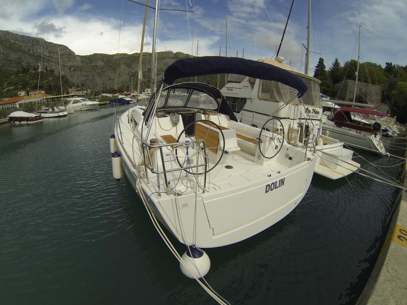 Book yachts online - sailboat - Dufour 410 Grand Large - Dolin - rent