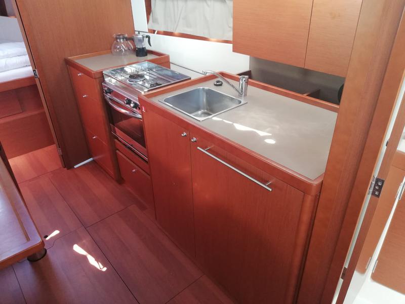 Book yachts online - sailboat - Oceanis 38.1 - Mirta - rent