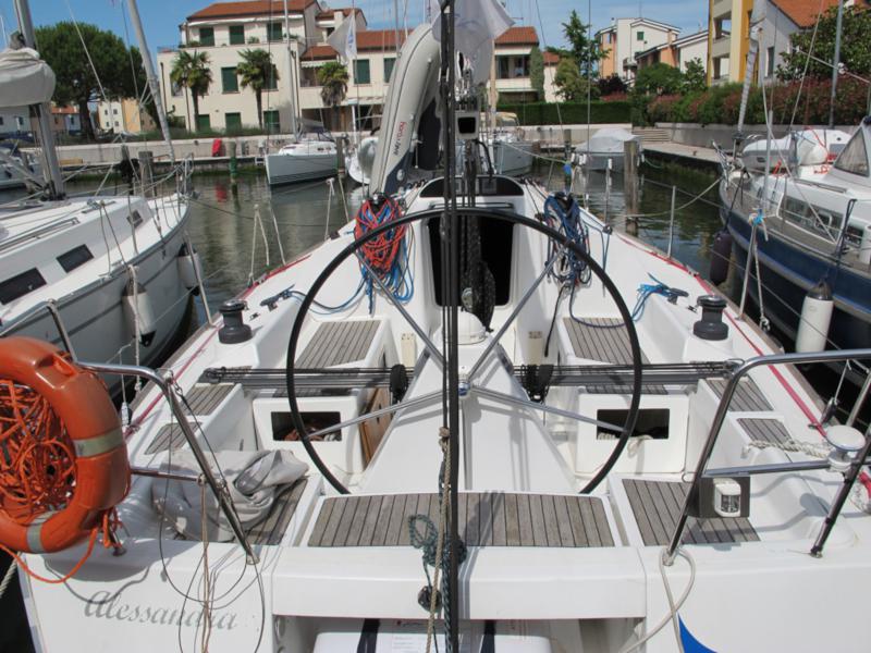 Book yachts online - sailboat - First 36.7 - no name - rent