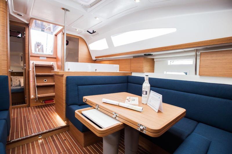 Book yachts online - sailboat - Elan Impression 40 - FORTISS with A/C - rent