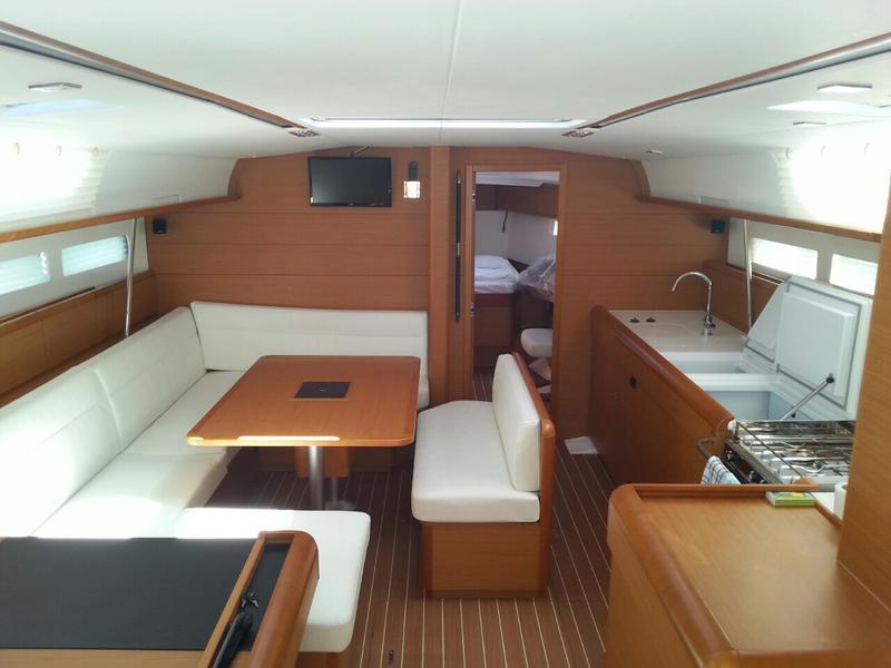 Book yachts online - sailboat - Sun Odyssey 509 Owner - Dodo - rent