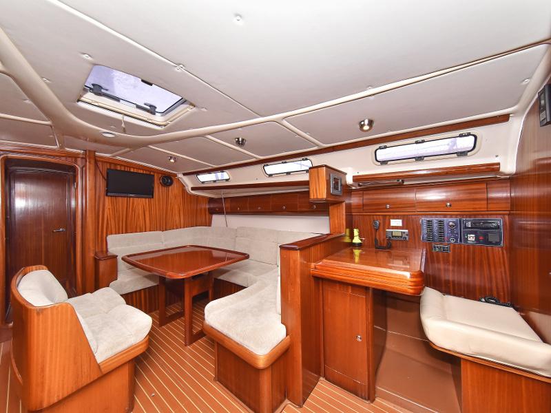 Book yachts online - sailboat - Bavaria 44 - Tummy fish - rent