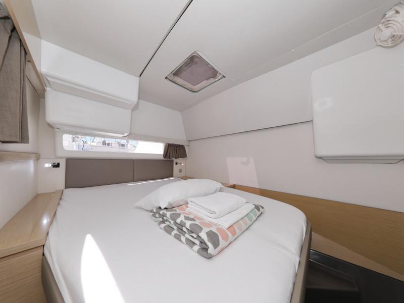 Book yachts online - catamaran - Helia 44 - Jeredam - rent