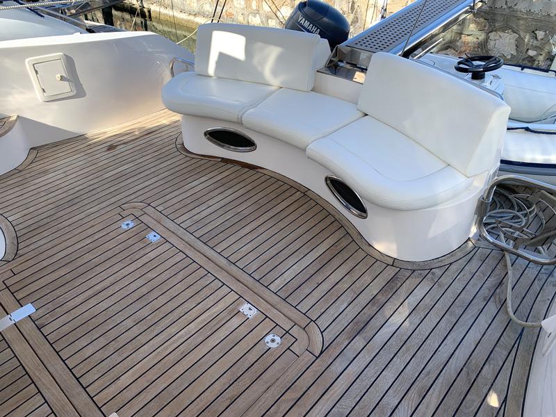 Book yachts online - motorboat - Majesty 50 Fly - Korina - rent