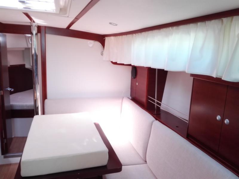 Book yachts online - sailboat - Hanse 370 - Sea Horse - rent