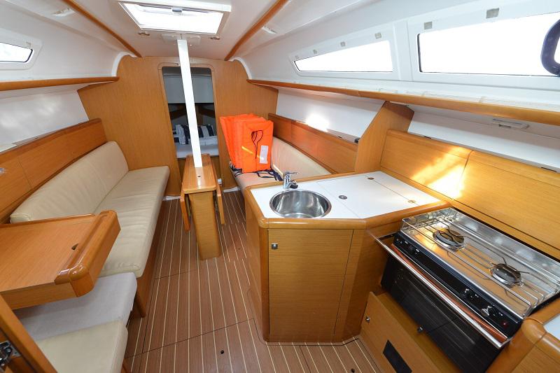 Book yachts online - sailboat - Sun Odyssey 33i - Cima   - rent
