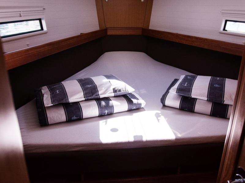 Book yachts online - sailboat - Bavaria Cruiser 41 - STAR SISSI - rent