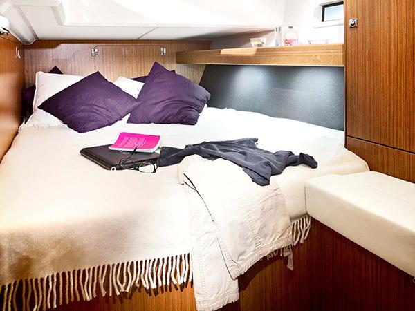 Book yachts online - sailboat - Bavaria Cruiser 46 - ZOE - rent