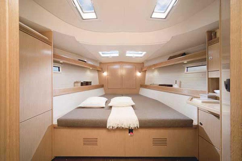 Book yachts online - sailboat - Bavaria 45 Cruiser - Leos - rent