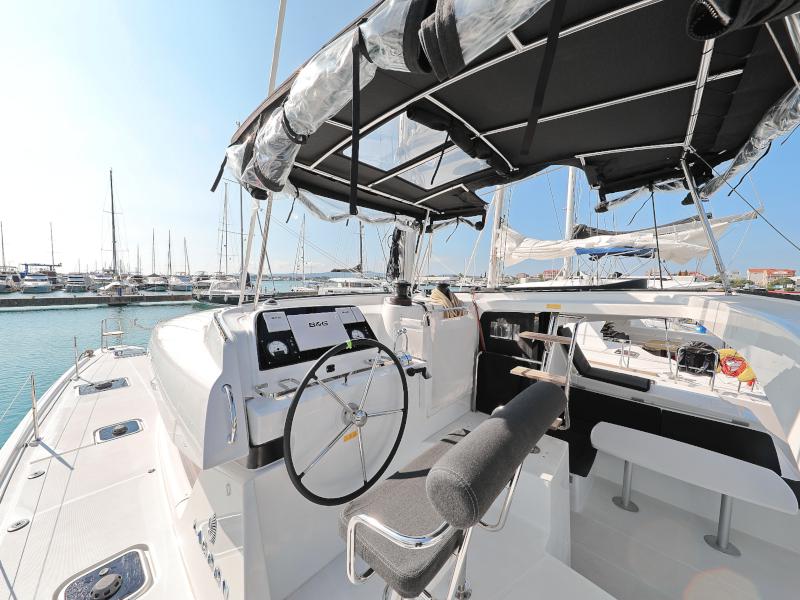 Book yachts online - catamaran - Lagoon 42 - FANTASEA  - rent