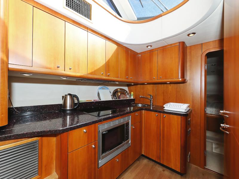 Book yachts online - motorboat - Sunseeker Manhattan 50 - FOREVER MAJA - rent