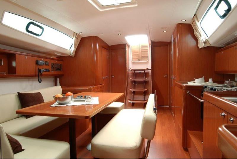 Book yachts online - sailboat - Oceanis 43 - Beneteau Liberty - rent