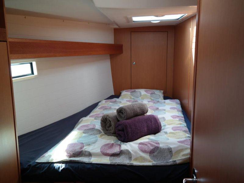 Book yachts online - sailboat - Bavaria Cruiser 45 - Alena - rent