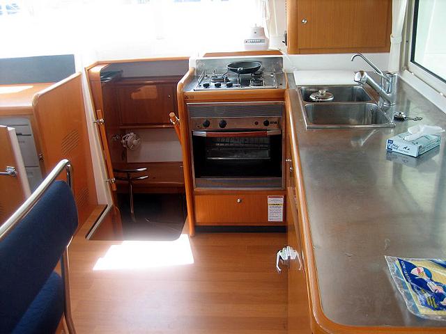 Book yachts online - catamaran - Lagoon 440 - Rori - rent