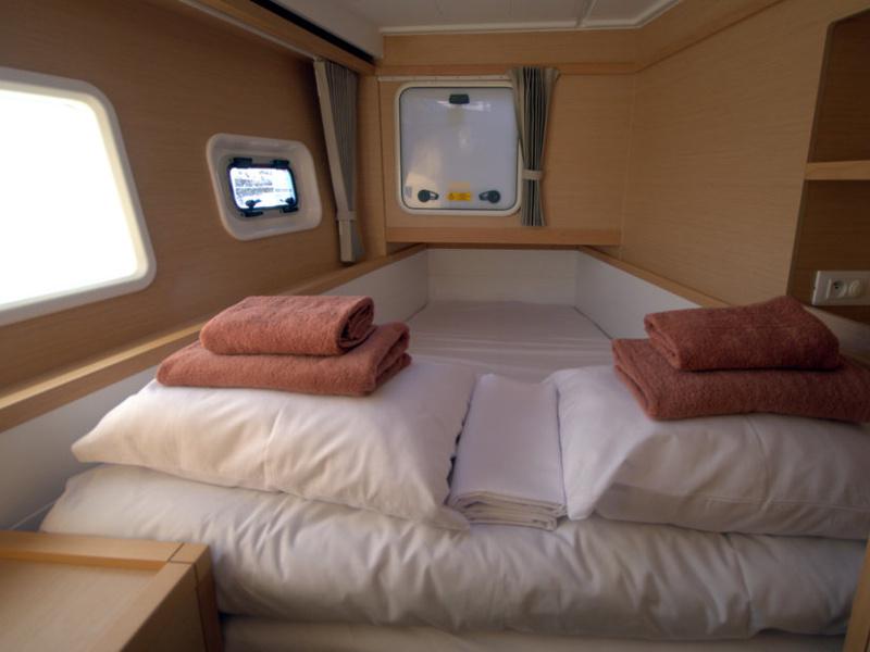 Book yachts online - catamaran - Lagoon 39 - Catherine - rent