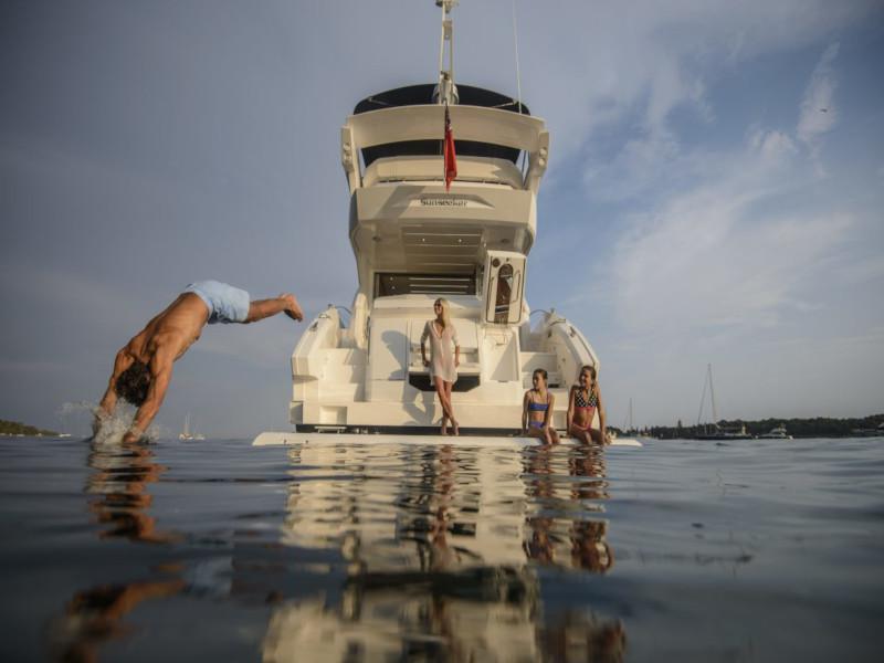 Book yachts online - motorboat - Manhattan 52 - CICO - rent