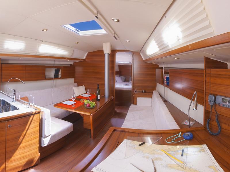 Book yachts online - sailboat - Salona 41 Performance - RACE DOG - rent