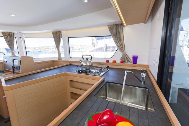 Book yachts online - catamaran - Lagoon 42 - NEVERLAND - rent