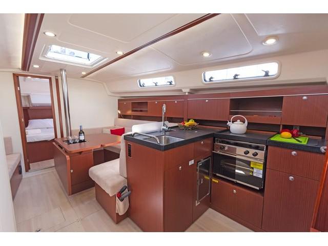 Book yachts online - sailboat - Hanse 385 - JOY - rent