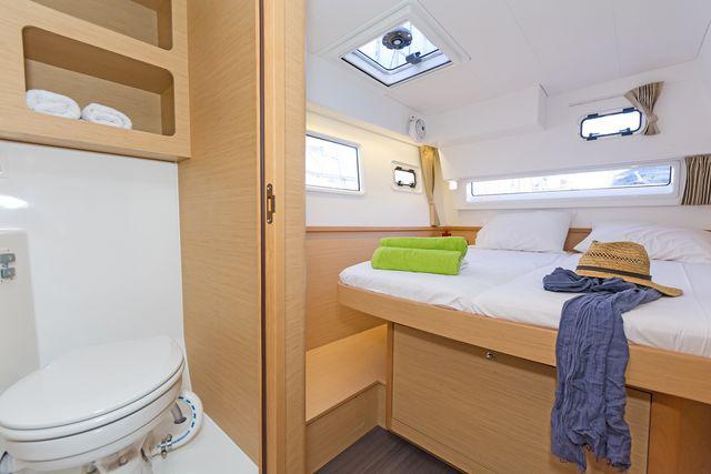 Book yachts online - catamaran - Lagoon 42 A/C &amp; GEN - Venus - rent
