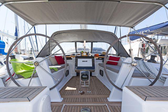 Book yachts online - sailboat - Hanse 385 - Serendip - rent