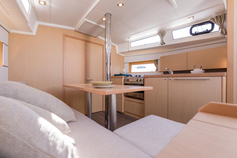 Book yachts online - sailboat - Oceanis 38.1 - Loviisa - rent