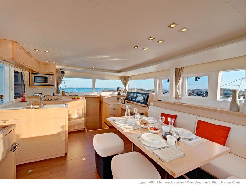 Book yachts online - catamaran - Lagoon 450 Sportop - MANGO V - rent