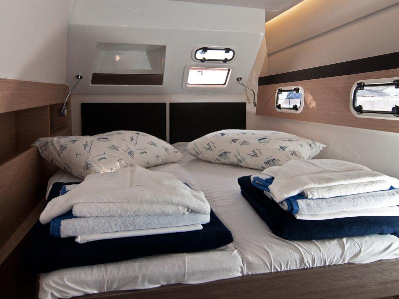 Book yachts online - catamaran - Bali 4.5 - Adria Chicha - rent