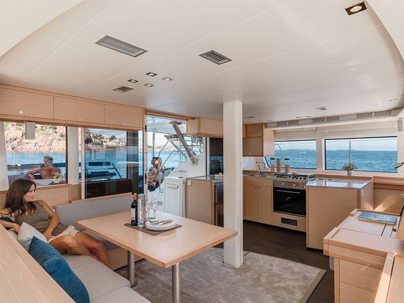Book yachts online - catamaran - Lagoon 52 - 6 cabin verison - Nomad - rent