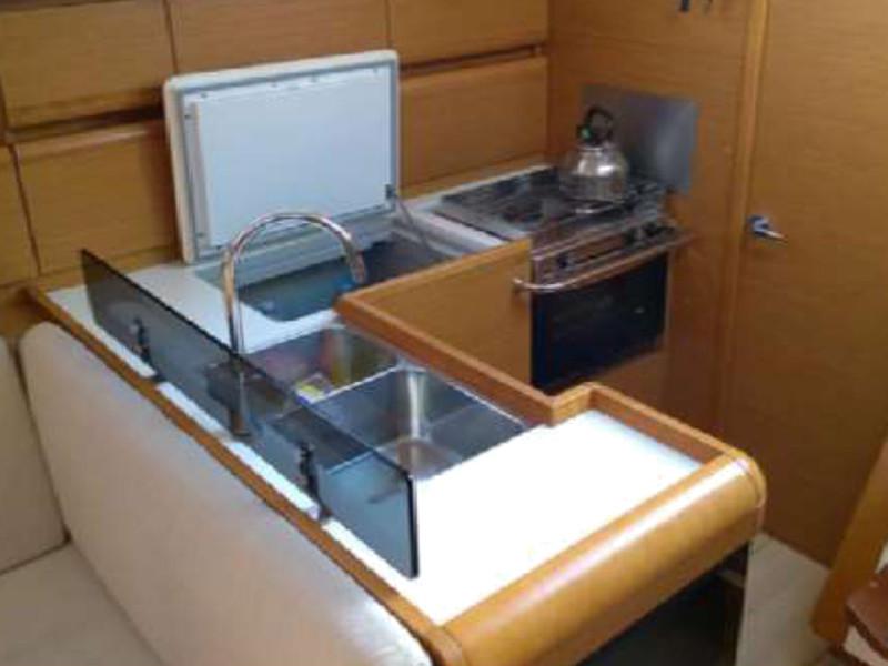 Book yachts online - sailboat - Sun Odyssey 439 - Harry the Viking - rent