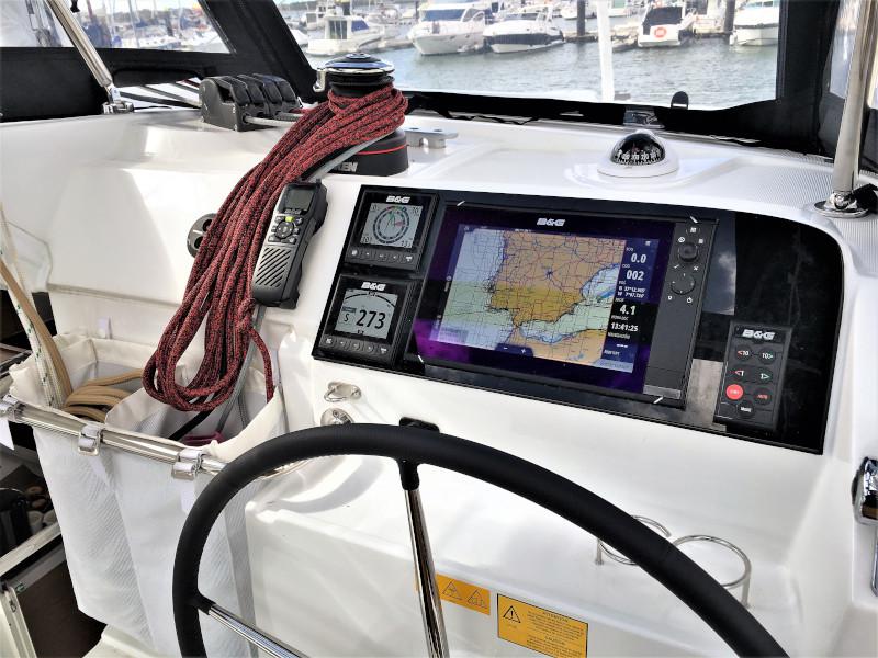 Book yachts online - catamaran - Lagoon 40 - Cat 40 - rent