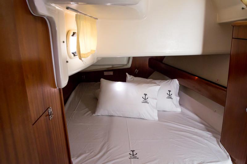 Book yachts online - sailboat - Bavaria 44 - Bavaria 44 (2002) - rent