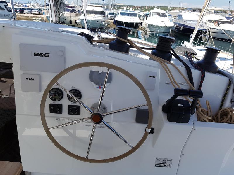 Book yachts online - catamaran - Fountaine Pajot Lucia 40 - Luce, A/C - Generator, A/C, Watermaker - 2017. - rent