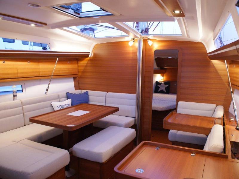 Book yachts online - sailboat - Dufour 410 Grand Large - Sjarm - rent