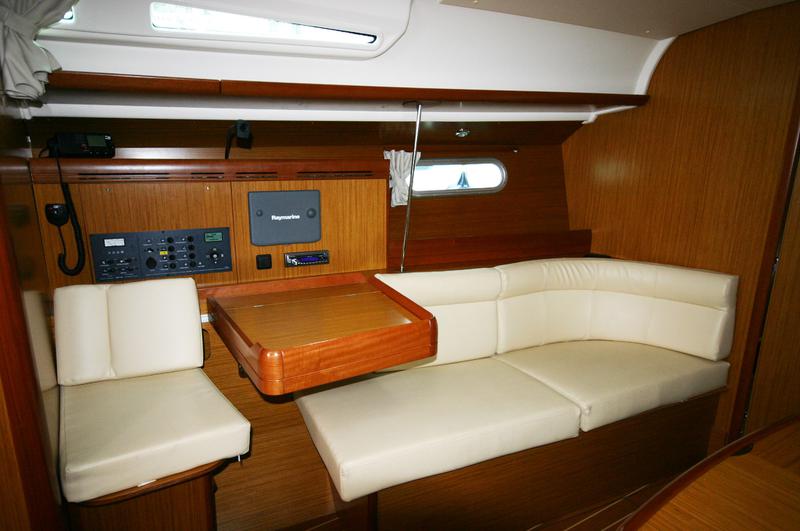 Book yachts online - sailboat - Sun Odyssey 42i - Nihal (TFS) - rent