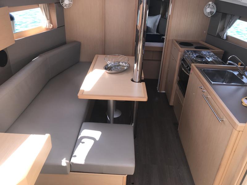 Book yachts online - sailboat - Oceanis 35.1 - Atlas - rent