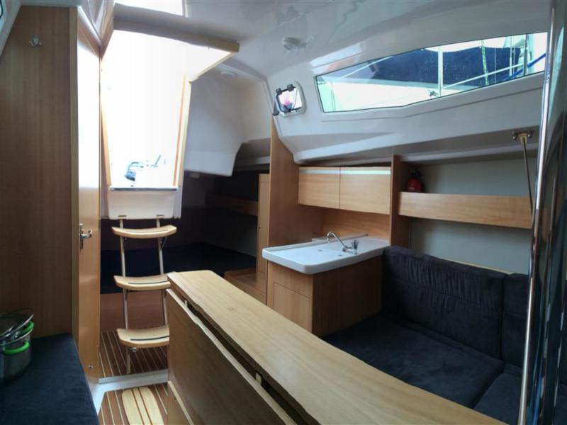 Book yachts online - sailboat - Maxus 26 Prestige + 8/1 - VALENCIA - rent