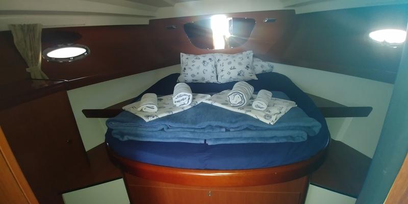 Book yachts online - motorboat - Beneteau Antares 36 Fly - JOIA - rent