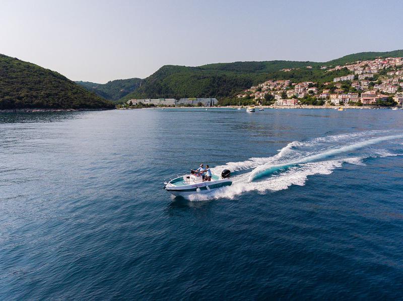 Book yachts online - motorboat - Bluline 21 Open - AQUARIUS - rent