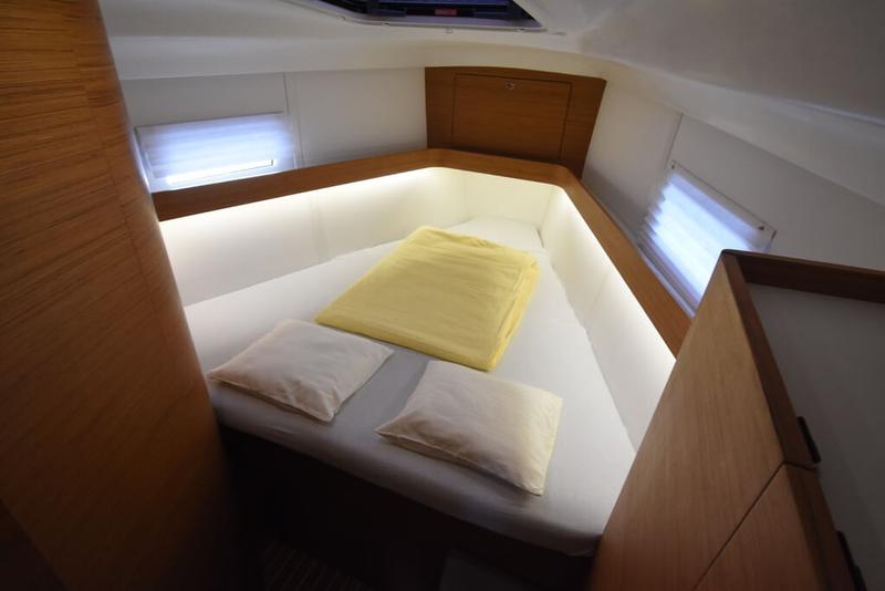Book yachts online - sailboat - Elan 45 Impression - TWILIGHT  - rent