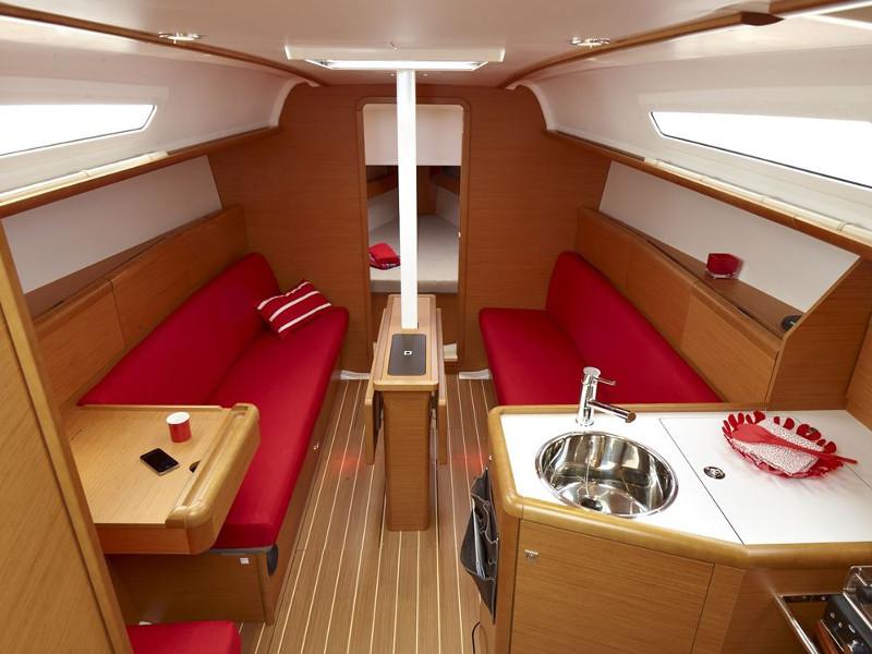 Book yachts online - sailboat - Sun Odyssey 33i - MARE D'ORO - rent