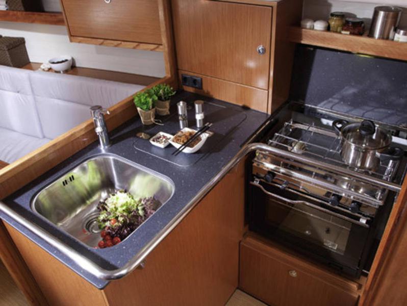 Book yachts online - sailboat - Bavaria Cruiser 32 - Rosinante - rent
