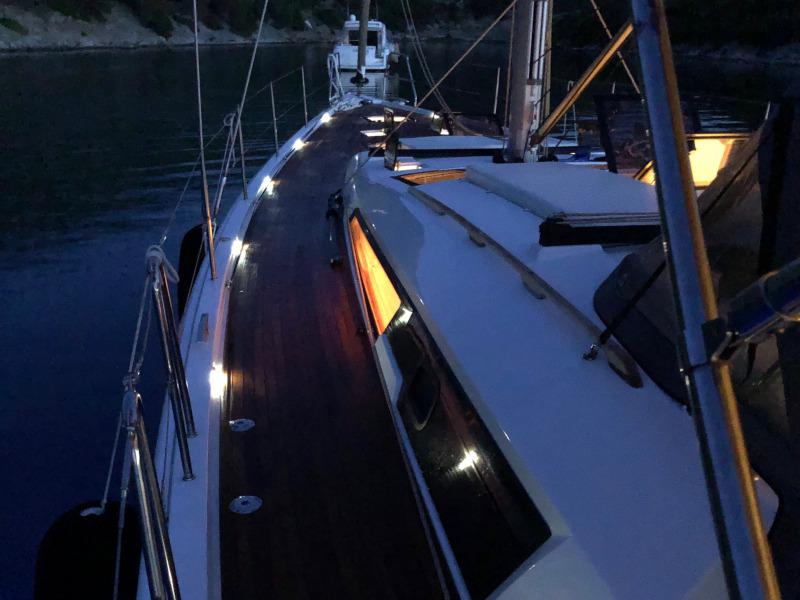 Book yachts online - sailboat - Dufour 56 Exclusive - Nomi fully equipped white hull - rent