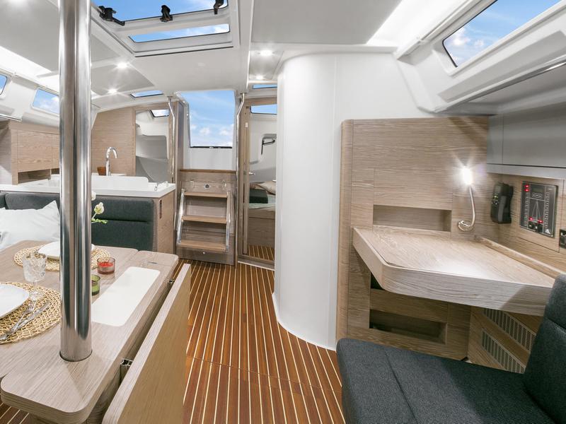 Book yachts online - sailboat - Hanse 388 - Be Smart - rent