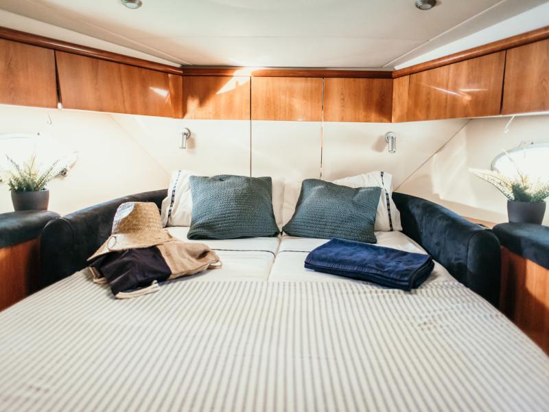 Book yachts online - motorboat - Sunseeker Predator 58 - Ocean Barcelona - rent