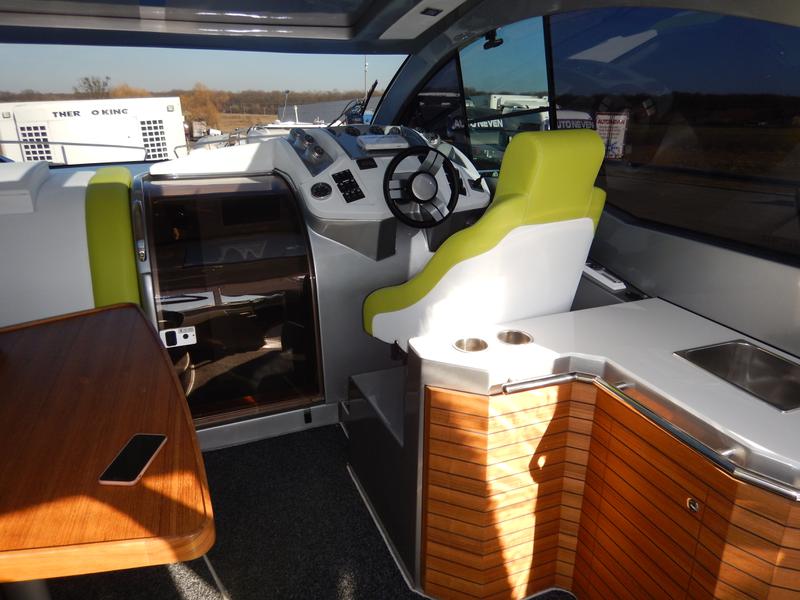 Book yachts online - motorboat - Mirakul 40 - MARTA V - rent